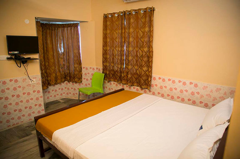 Navagraha Homestay - 4 Bed Double Luxury Roomss-1